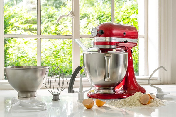 Pellegrinelli Arreda gives you a free KitchenAid stand mixer!